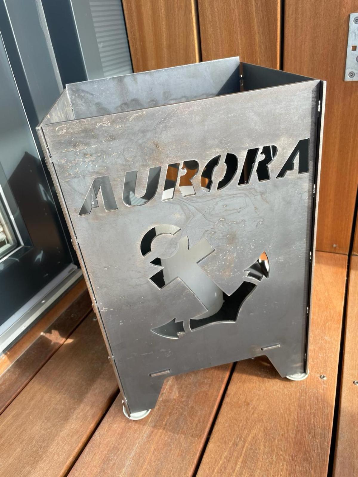 Ferienhaus Hausboot Aurora Mit Grossem Sonnendeck Und Waeschepaketen Inklusive